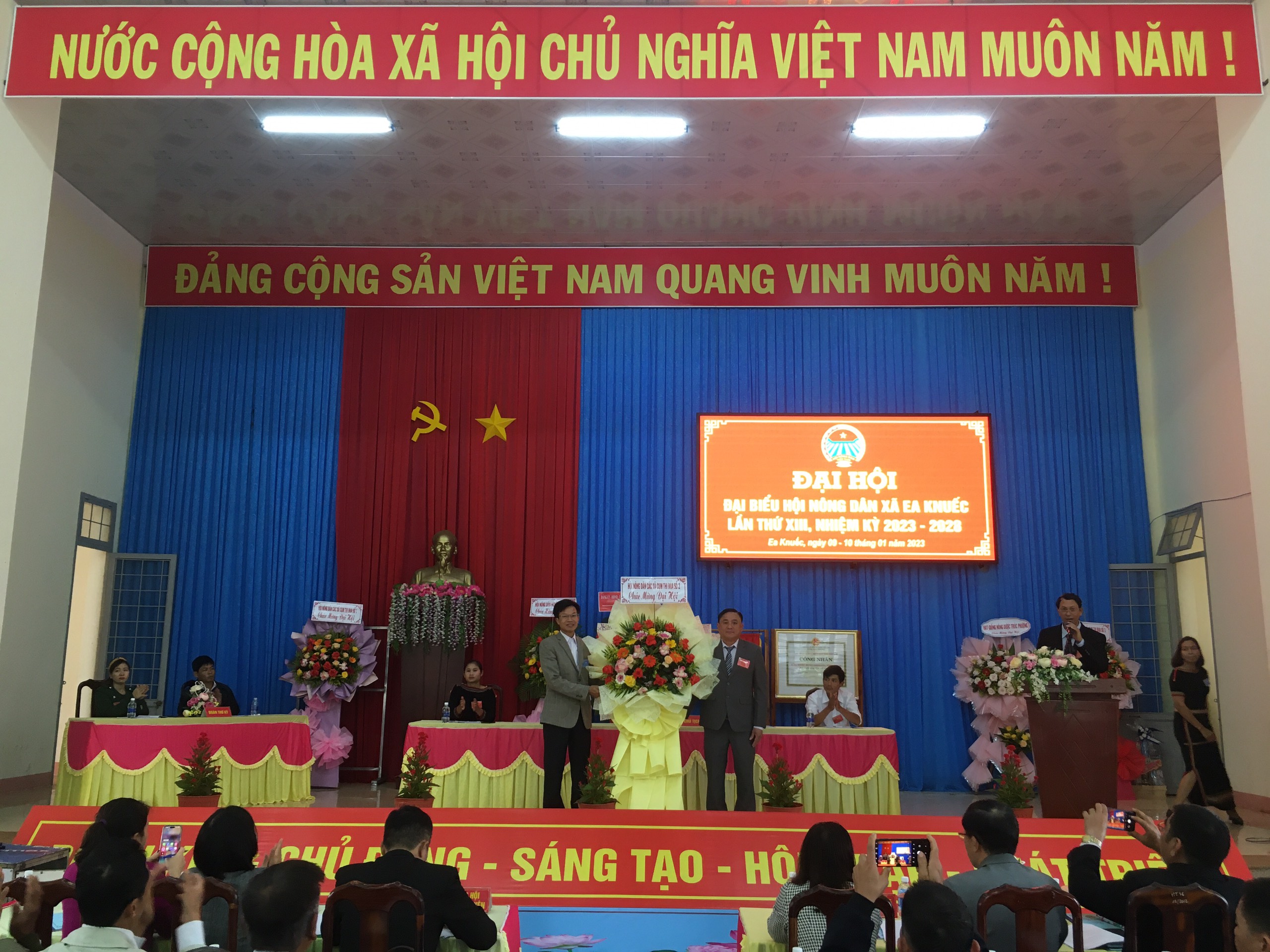 Đại hội nông dân 8